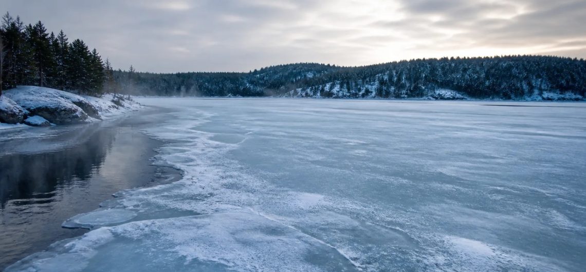 Когда на северных озёрах Карелии и Кольского встаёт и сходит лёд: календарь ледостава и вскрытия по месяцам